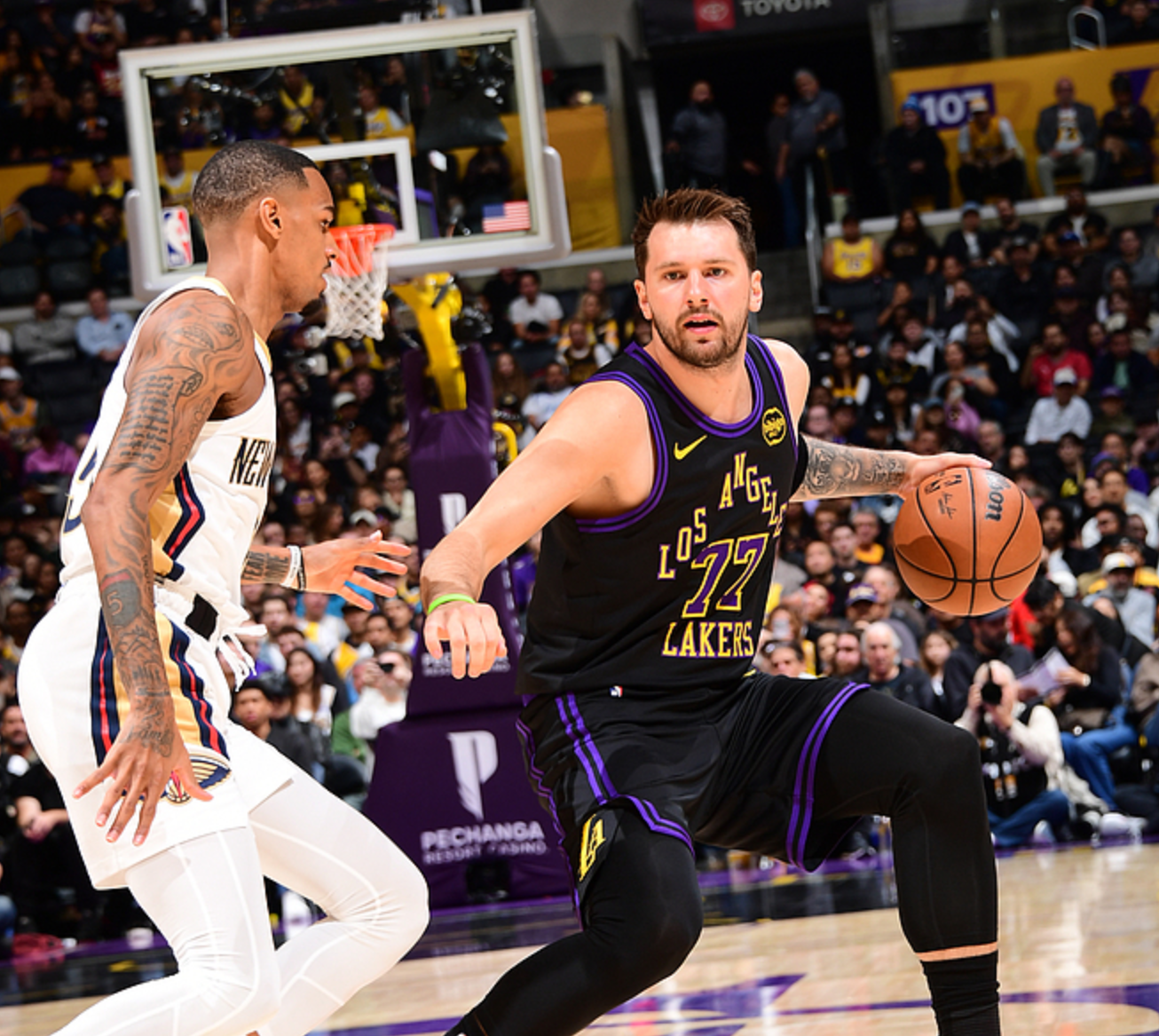 加拿大28预测-湖人110-101击败鹈鹕!东契奇创50年队史纪录,老詹创3个NBA纪录